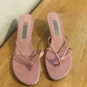 ❄️3 for $15❄️ Ellemenno Heels